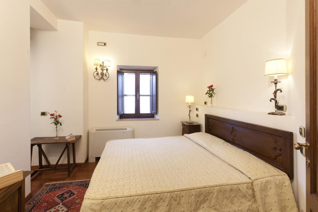 סובאנה Hotel Scilla מראה חיצוני תמונה