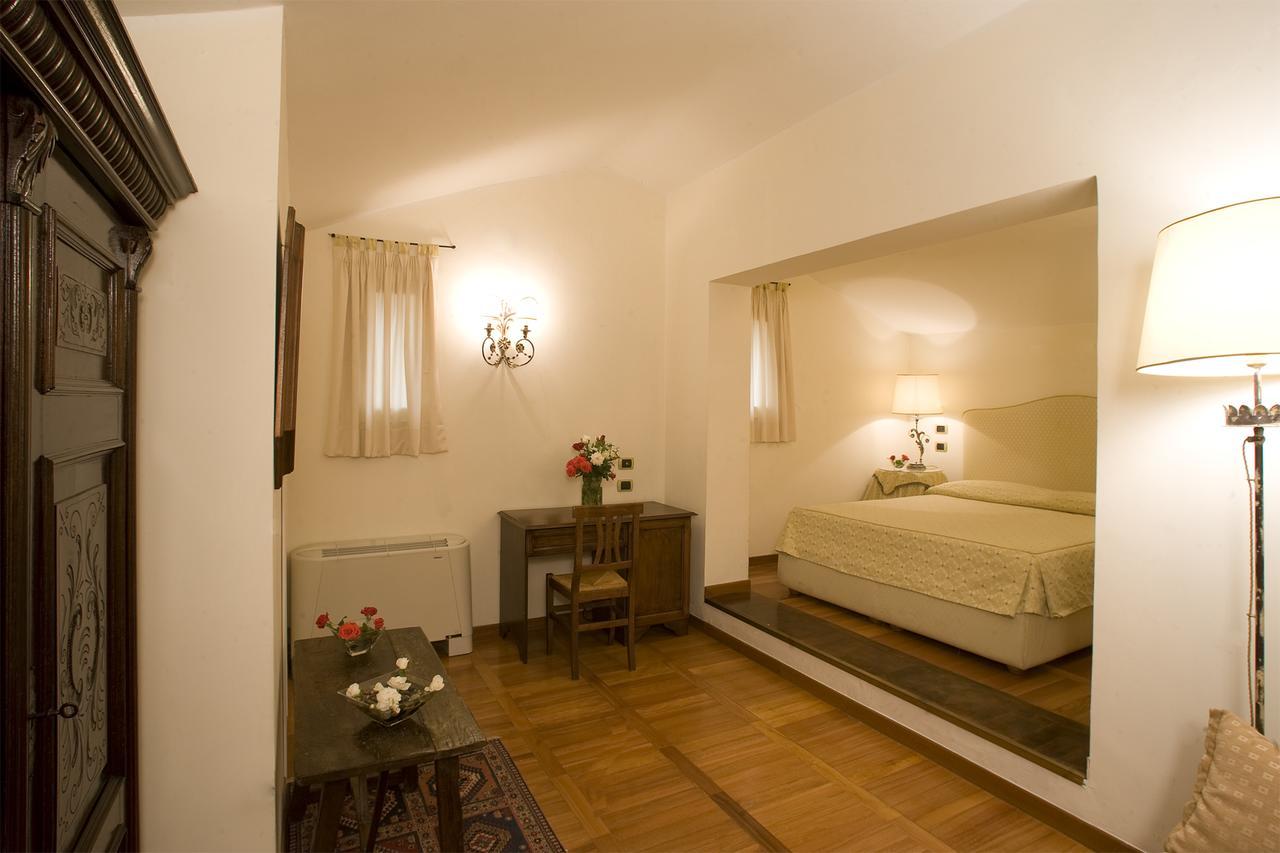 סובאנה Hotel Scilla מראה חיצוני תמונה