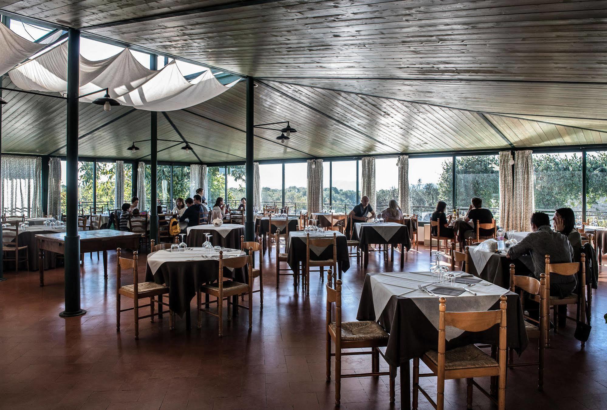 סובאנה Hotel Scilla מראה חיצוני תמונה