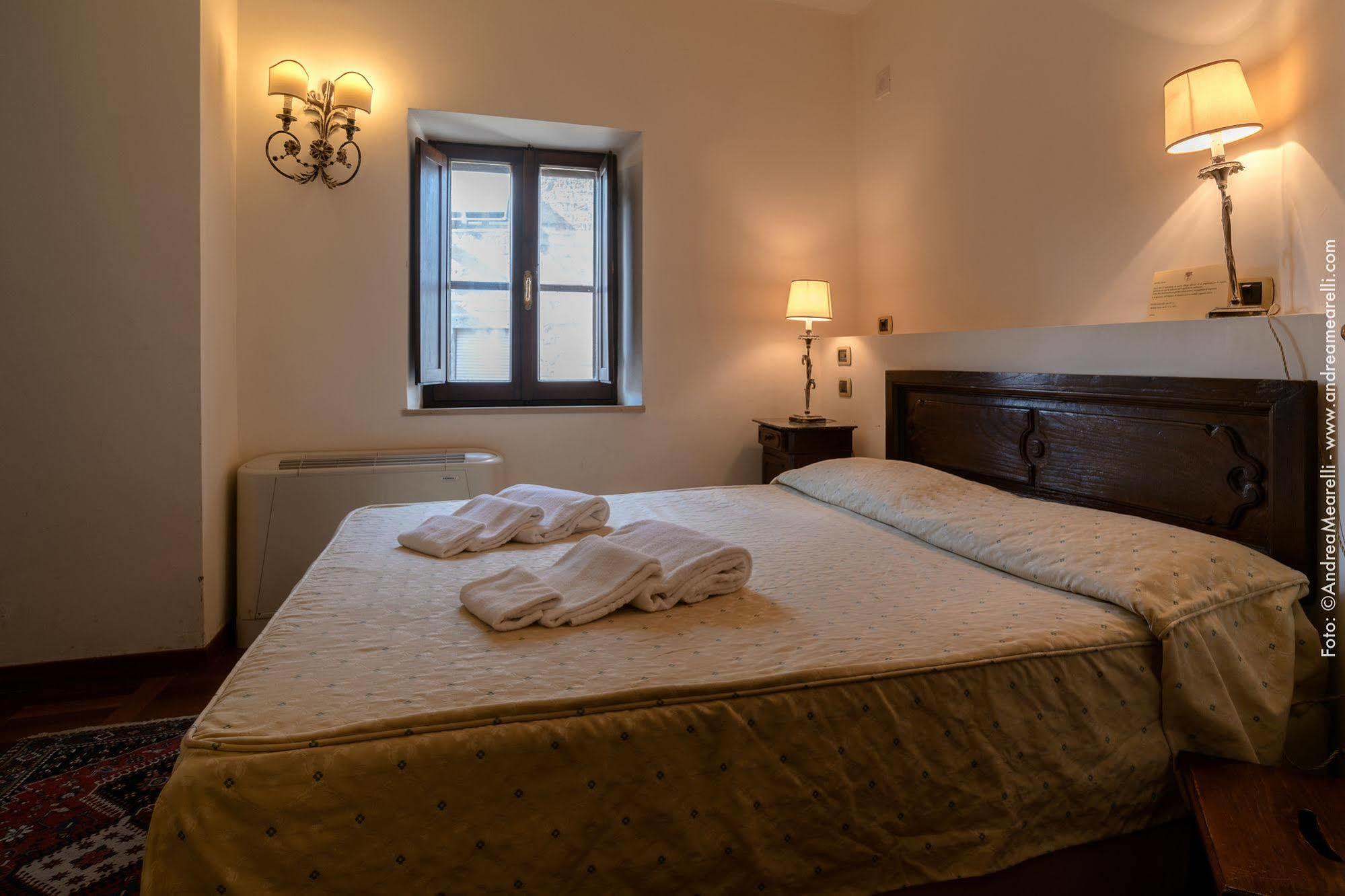 סובאנה Hotel Scilla מראה חיצוני תמונה